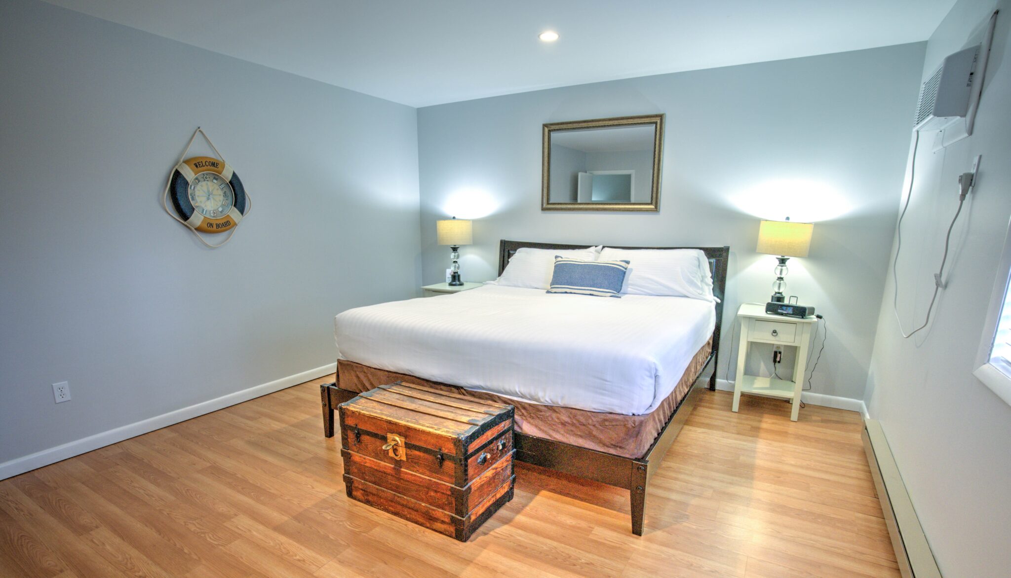 Rooms East Shore Lodging