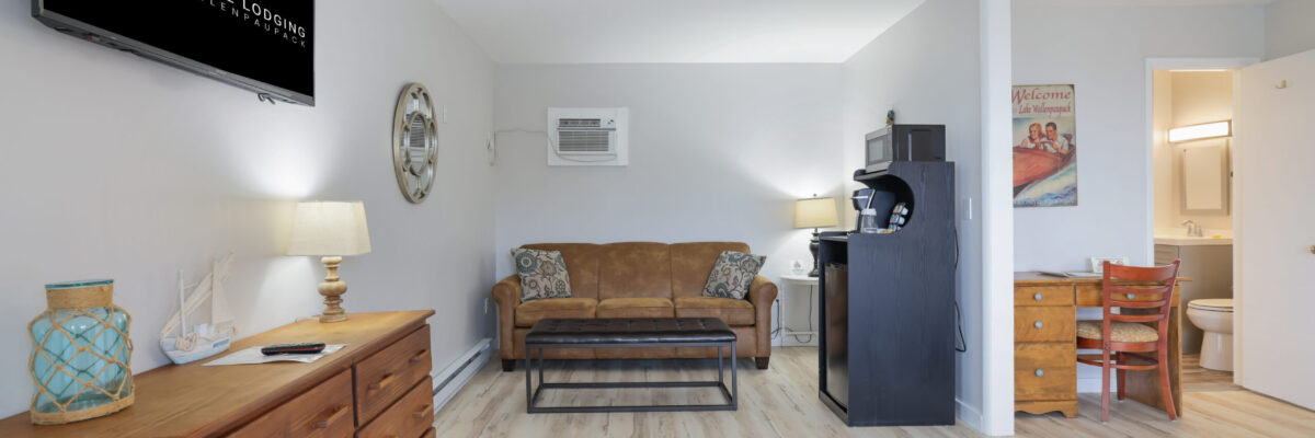 East Shore Lodging - One Queen Bed