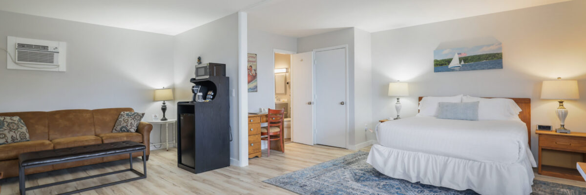 East Shore Lodging - One Queen Bed
