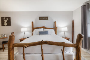 East Shore Lodging Queen Room