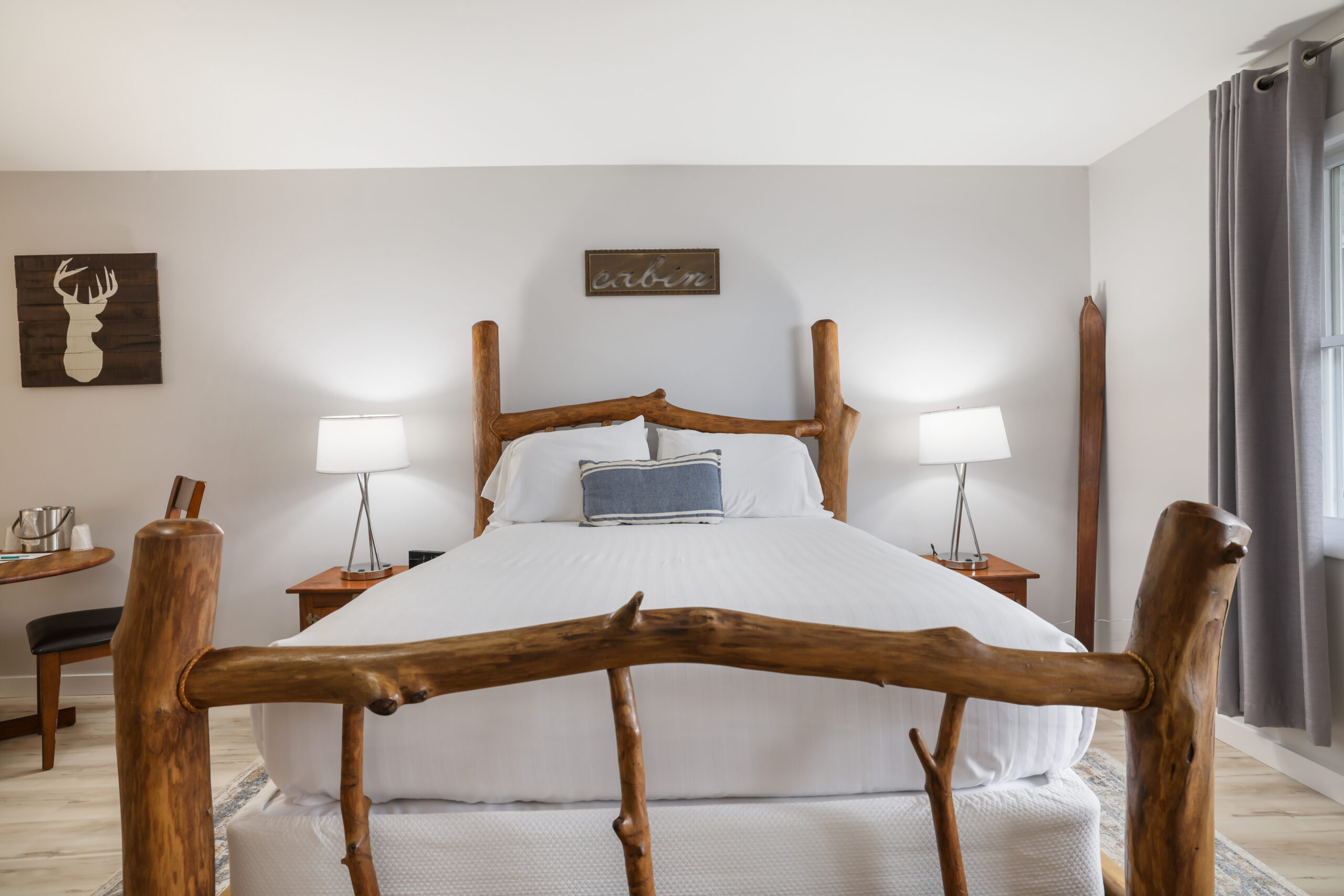 East Shore Lodging Queen Room