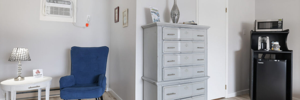 East Shore Lodging - King Room