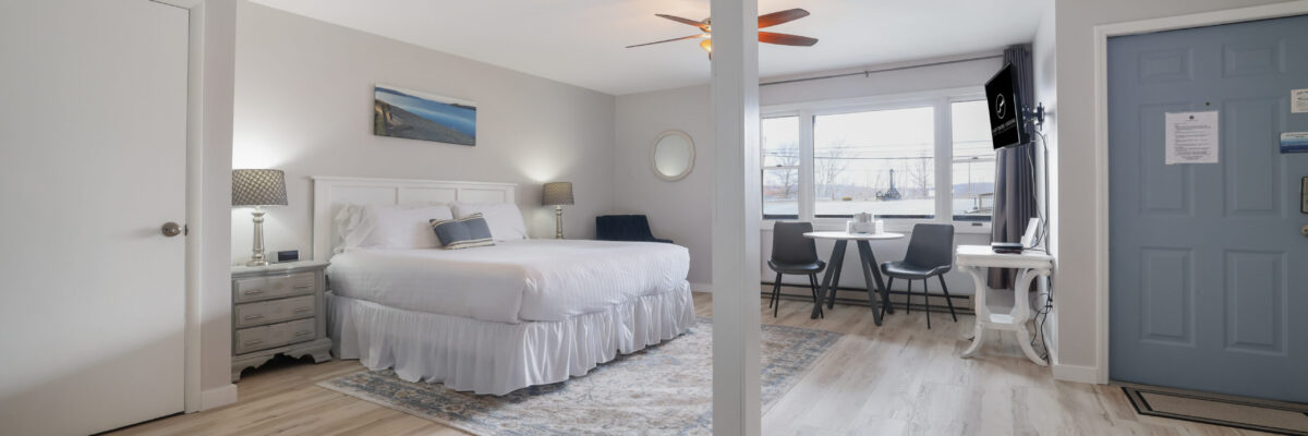 East Shore Lodging - King Room