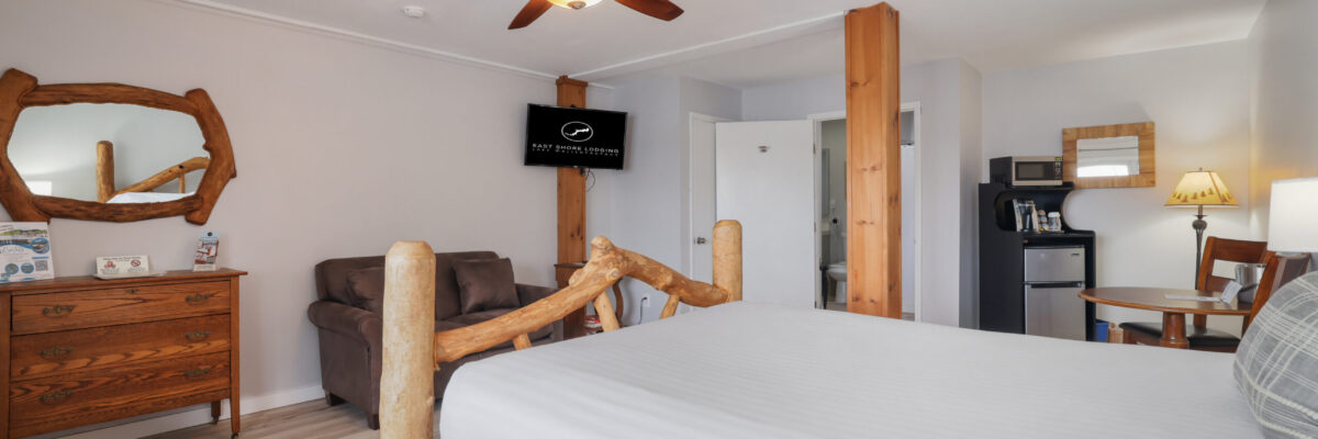 East Shore Lodging - One Queen Bed